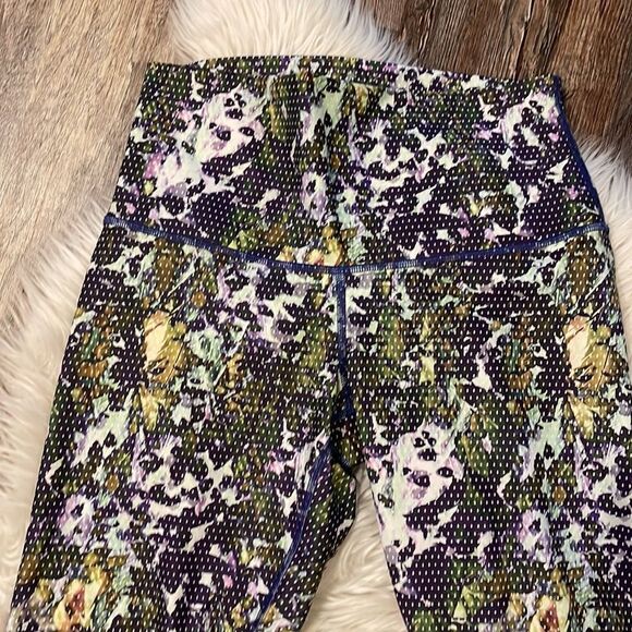 Lululemon Wunder Under Crop II *Full-On Luxtreme Floral Sport White Multi - Picture 2 of 13